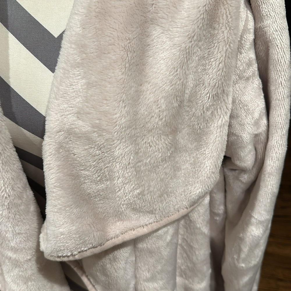 UGG medium house coat robe - Picture 2 of 5